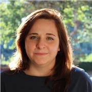 laureata ,offre lezioni di materie scientifiche per adulti e bambini